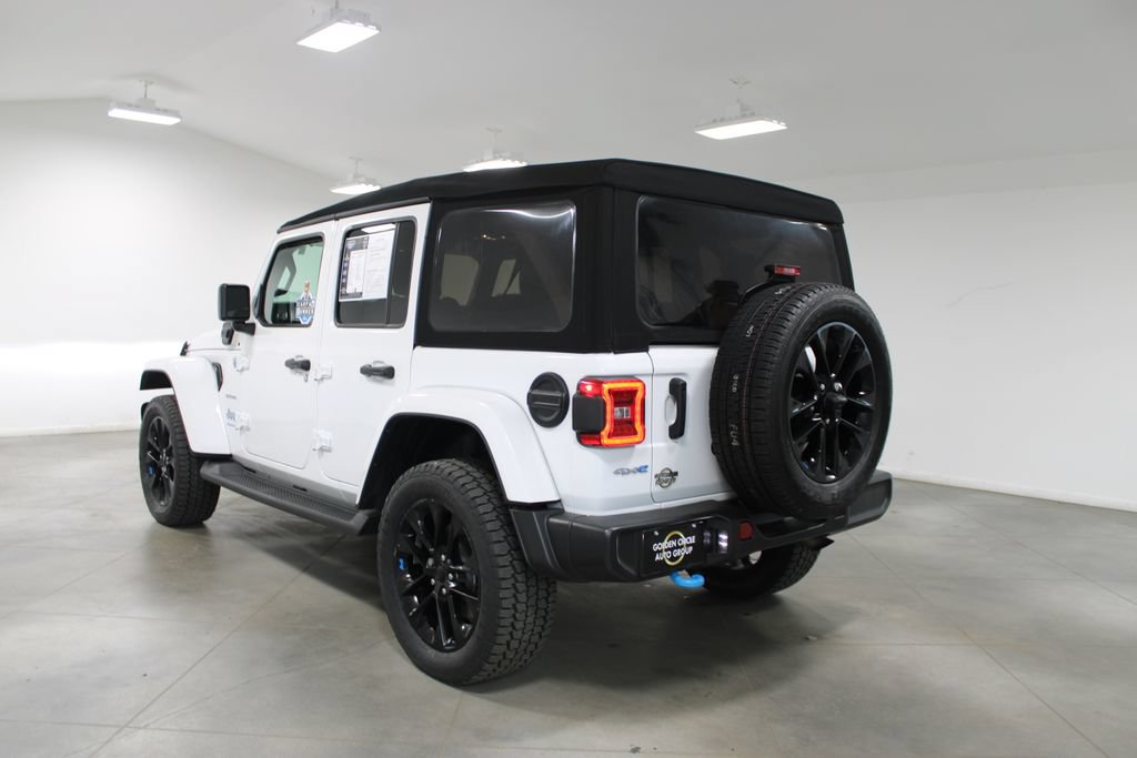 Used 2023 Jeep Wrangler Unlimited Sahara w/ Cold Weather Group AWD/4WD image 7