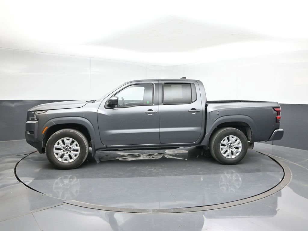 Used 2022 Nissan Frontier SV image 2