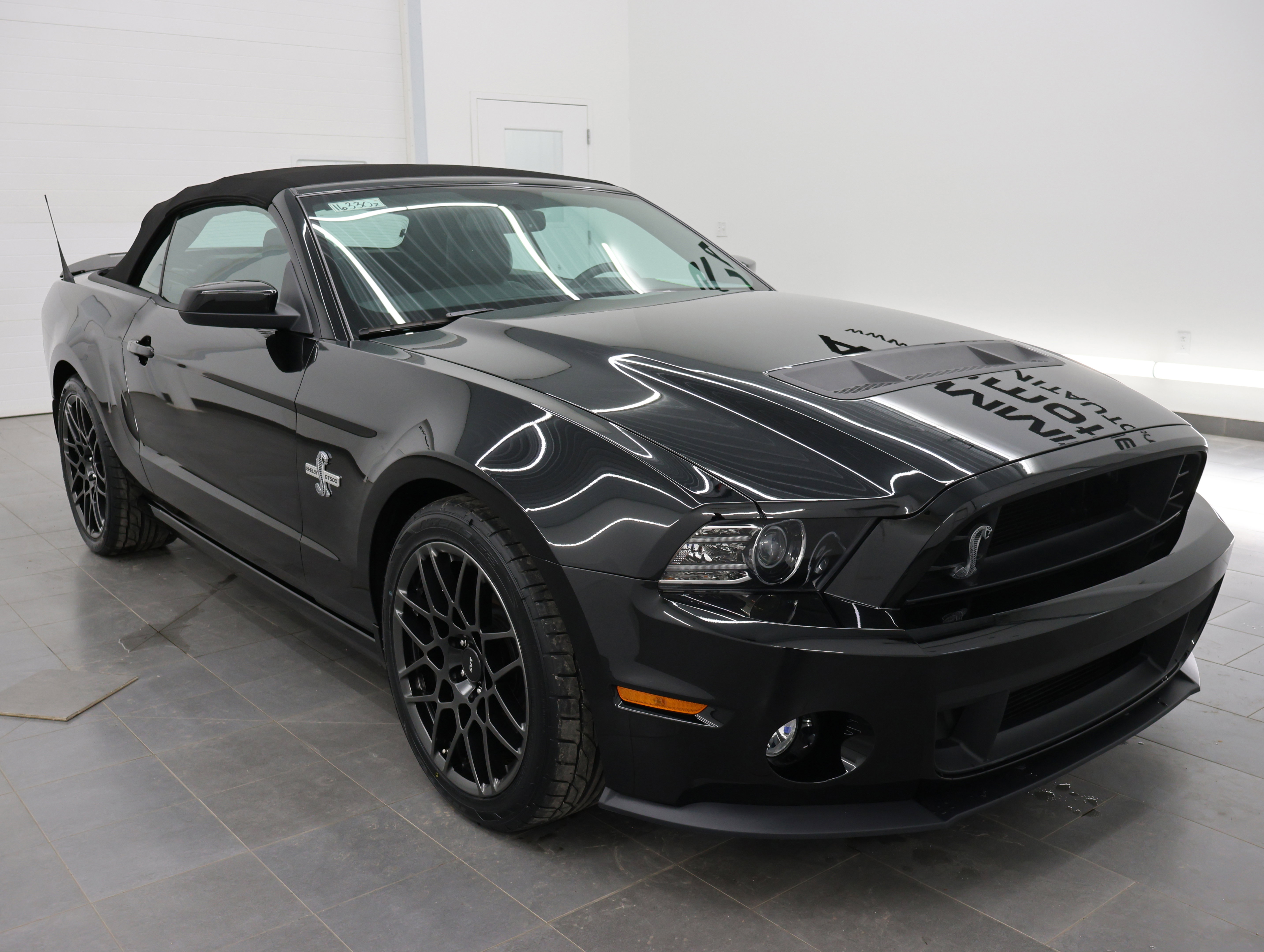 Used 2013 Ford Mustang Shelby GT500 RWD image 46