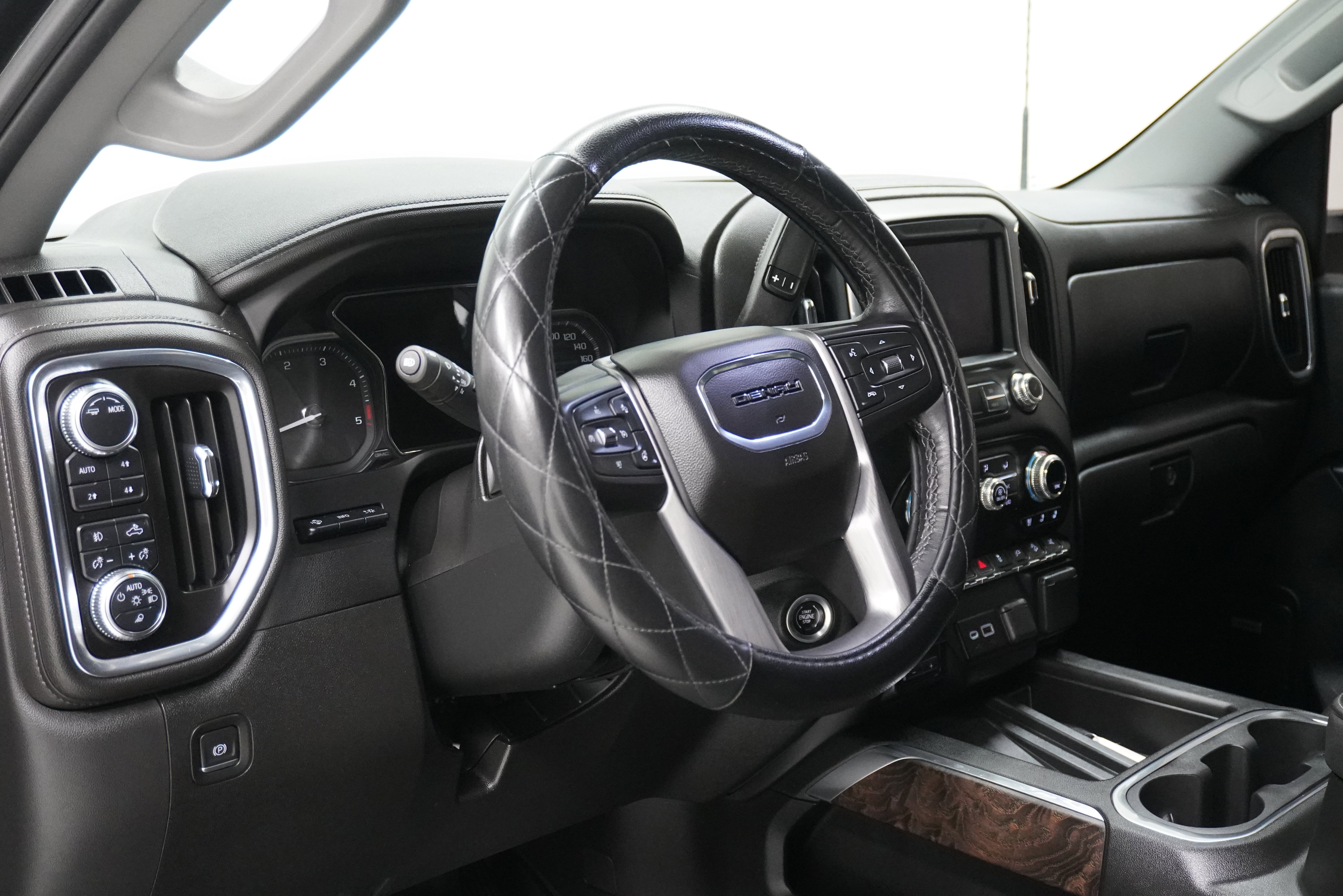 Used 2023 GMC Sierra 3500 Denali w/ Denali Black Diamond Edition image 10