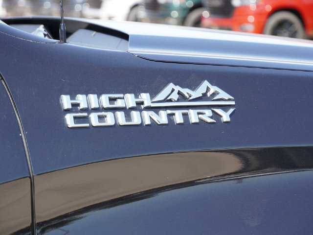 Used 2024 Chevrolet Silverado 1500 High Country w/ Technology Package AWD/4WD image 17