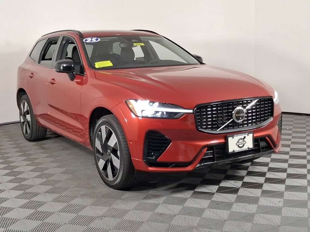 Certified 2025 Volvo XC60 T8 Plus w/ Protection Package Premier AWD/4WD image 2