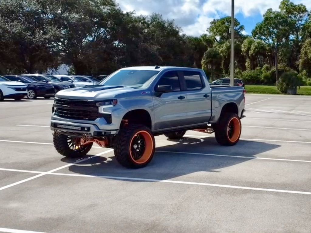 Used 2025 Chevrolet Silverado 1500 LT Trail Boss AWD/4WD image 17