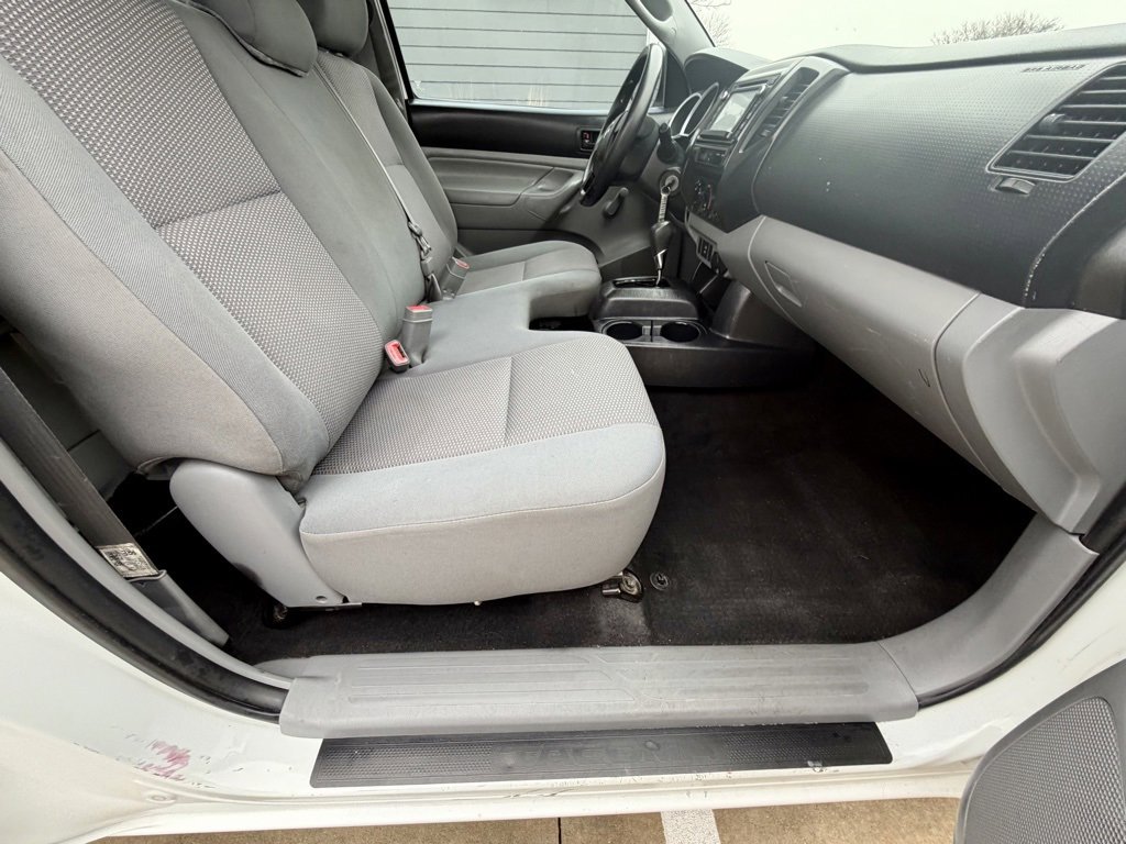 Used 2014 Toyota Tacoma 2WD Regular Cab image 10
