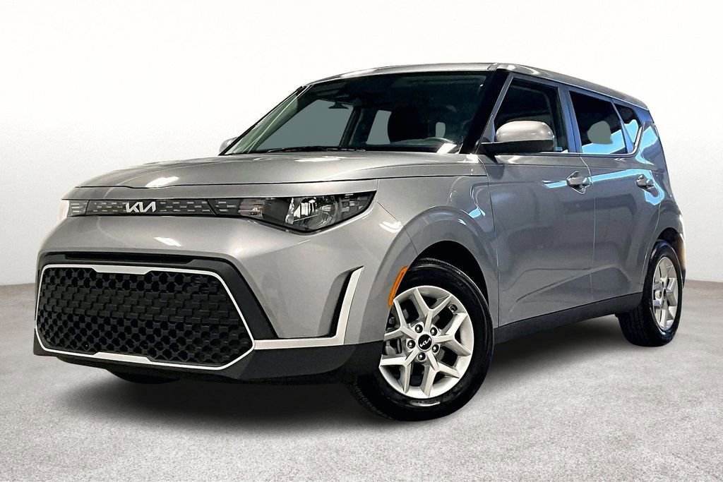 Used 2025 Kia Soul LX w/ LX Technology Package image 14