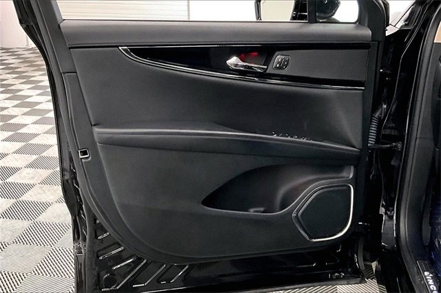 Used 2023 Lincoln Nautilus Reserve w/ Monochromatic Package image 18