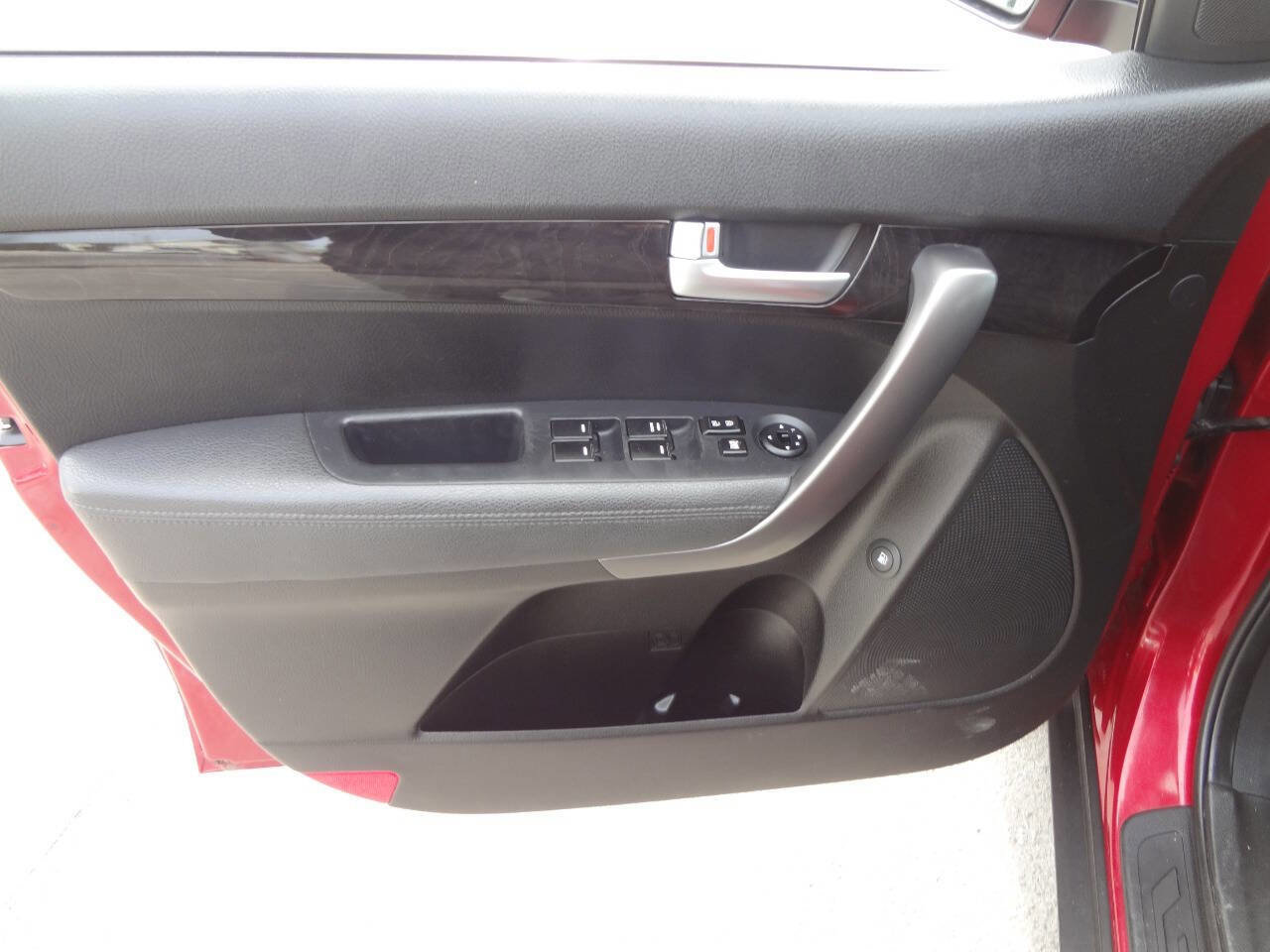 Used 2014 Kia Sorento LX image 12