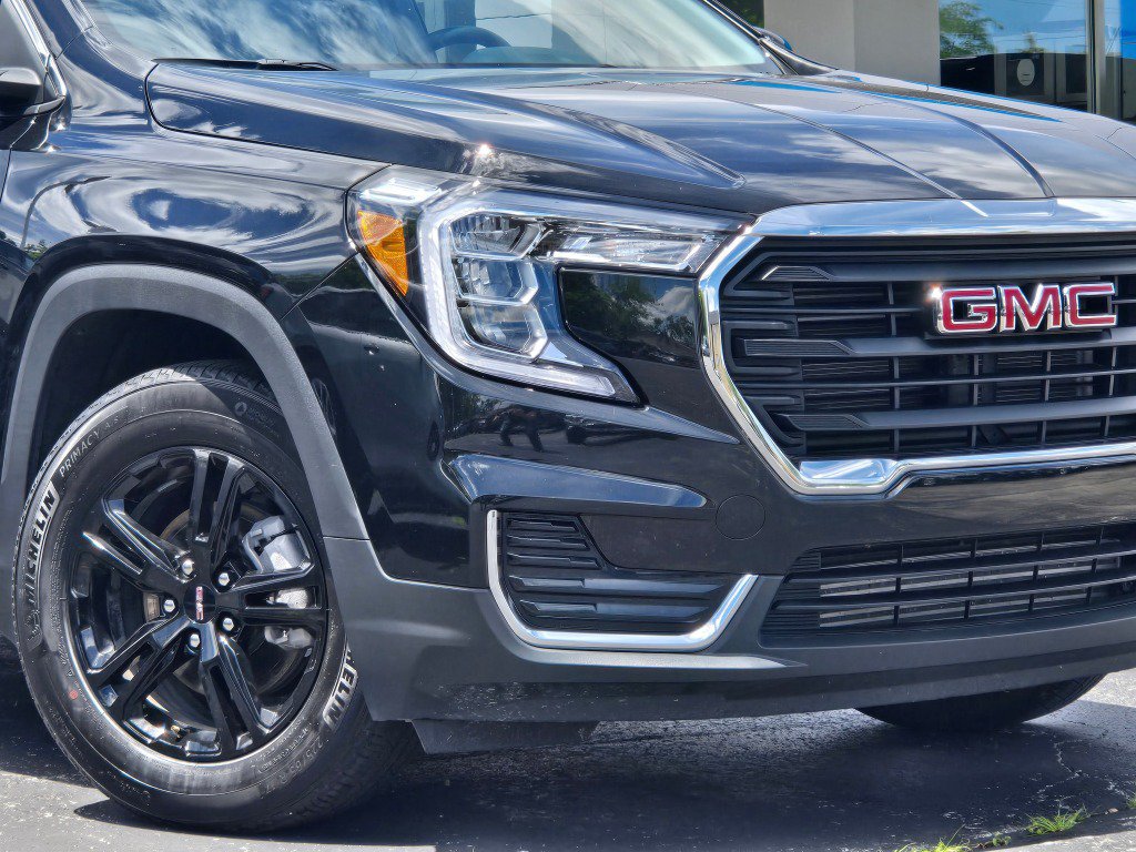 Certified 2024 GMC Terrain SLE FWD image 3