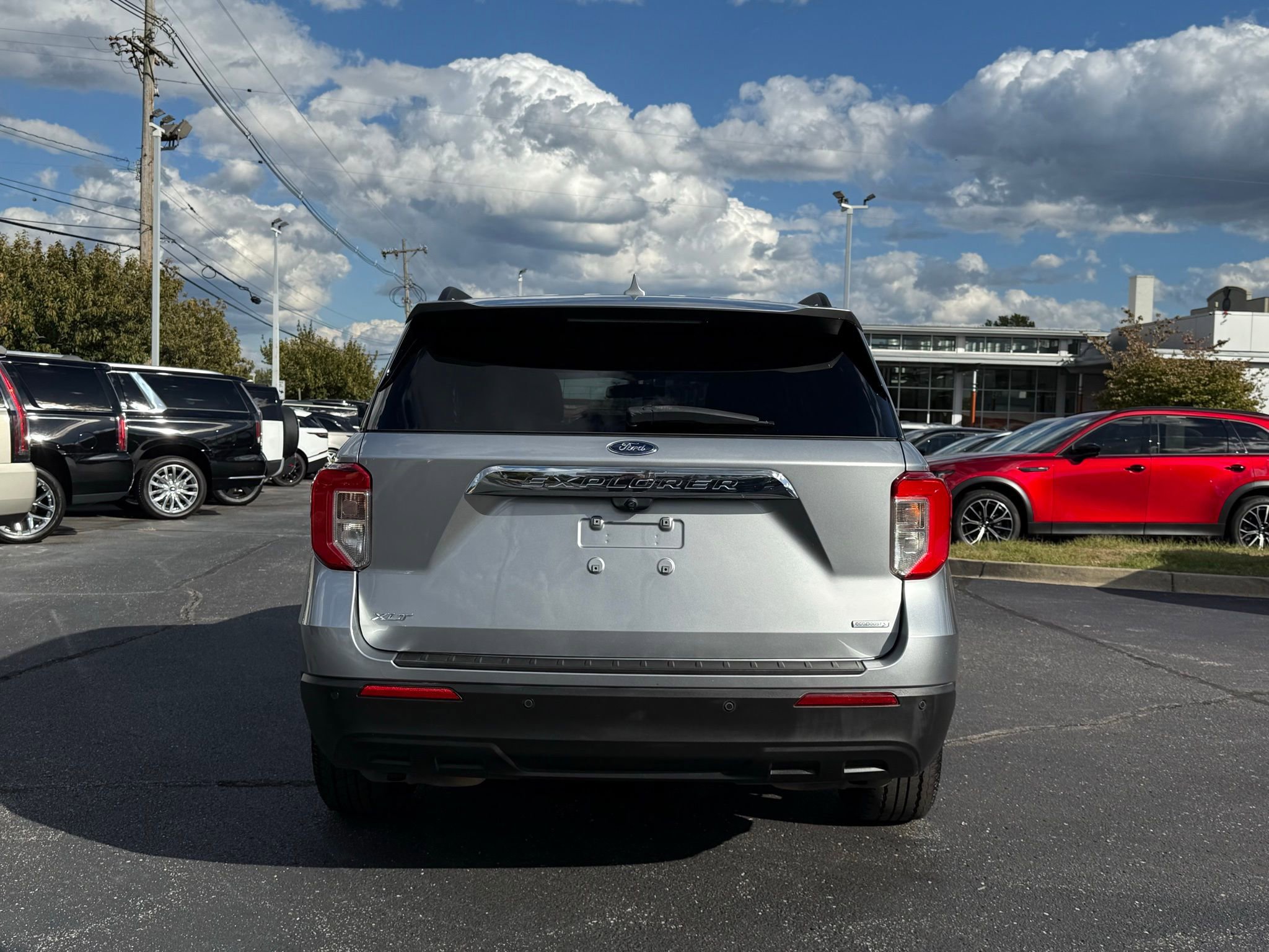 Used 2020 Ford Explorer XLT image 9