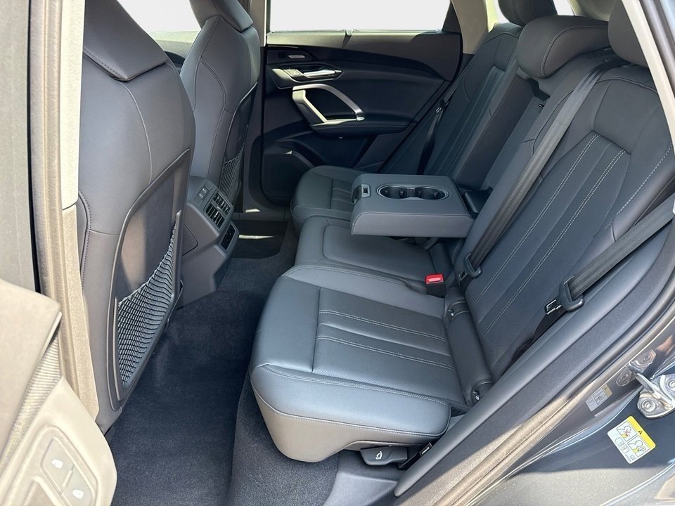 Certified 2025 Audi Q5 2.0T Premium Plus w/ Premium Plus image 12