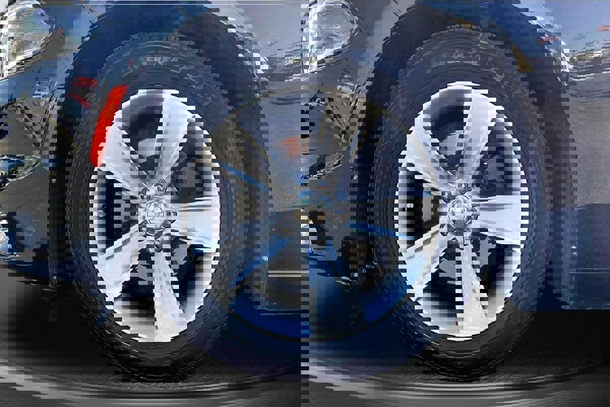 Used 2017 Dodge Charger SXT image 9