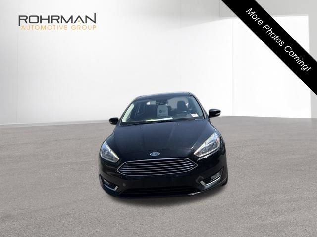 Used 2018 Ford Focus Titanium w/ Titanium Technology Package FWD image 2