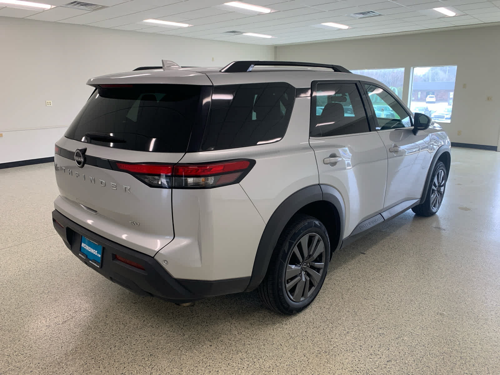 Used 2024 Nissan Pathfinder SV FWD image 6