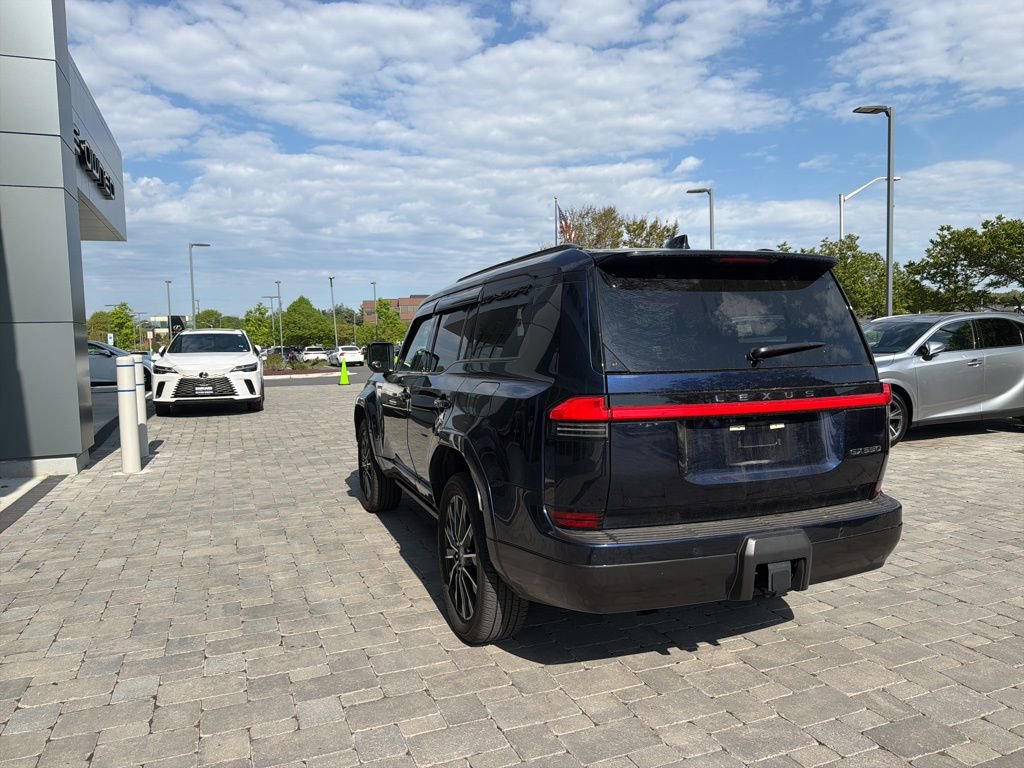 Used 2024 Lexus GX 550 w/ Accessory Package (2T) image 19
