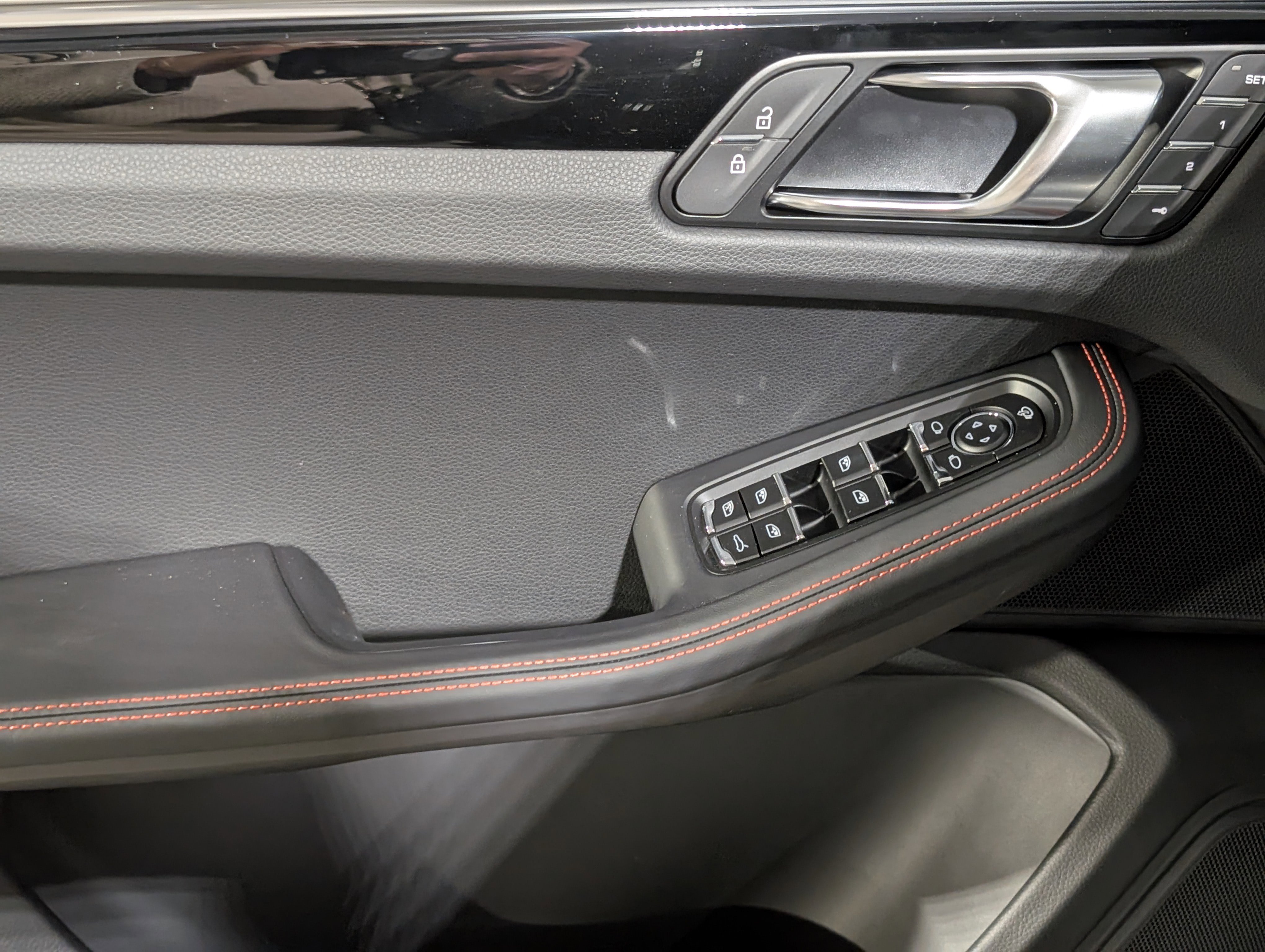 New 2026 Porsche Macan image 19