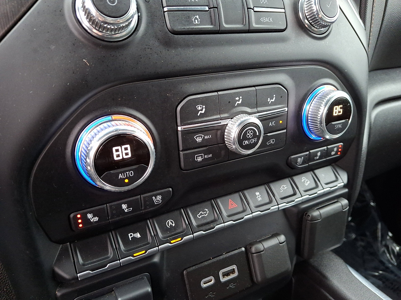 Used 2021 GMC Sierra 1500 AT4 w/ AT4 Value Package image 16