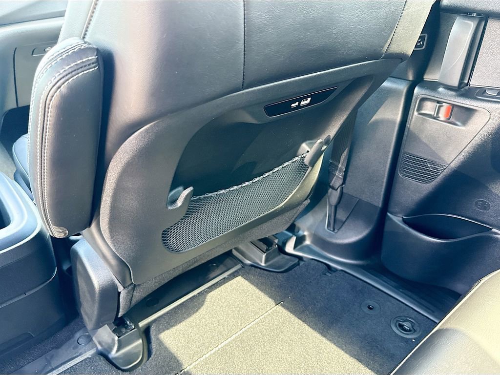 Used 2026 Chrysler Pacifica Select image 28