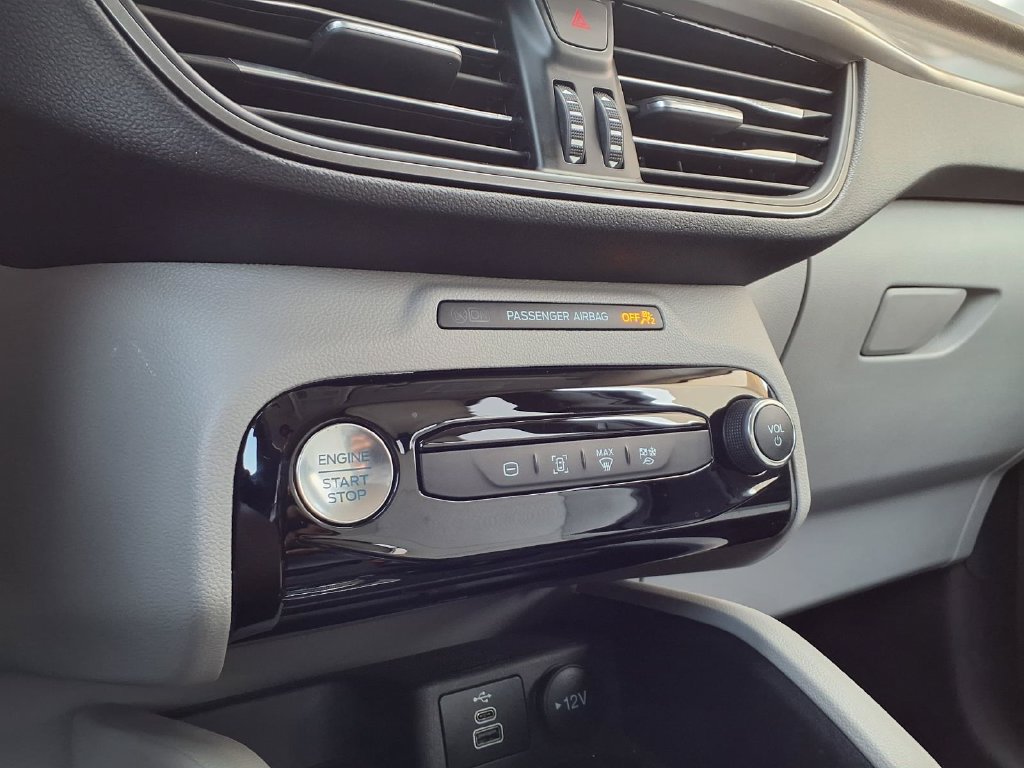 Used 2024 Ford Escape SE FWD image 6