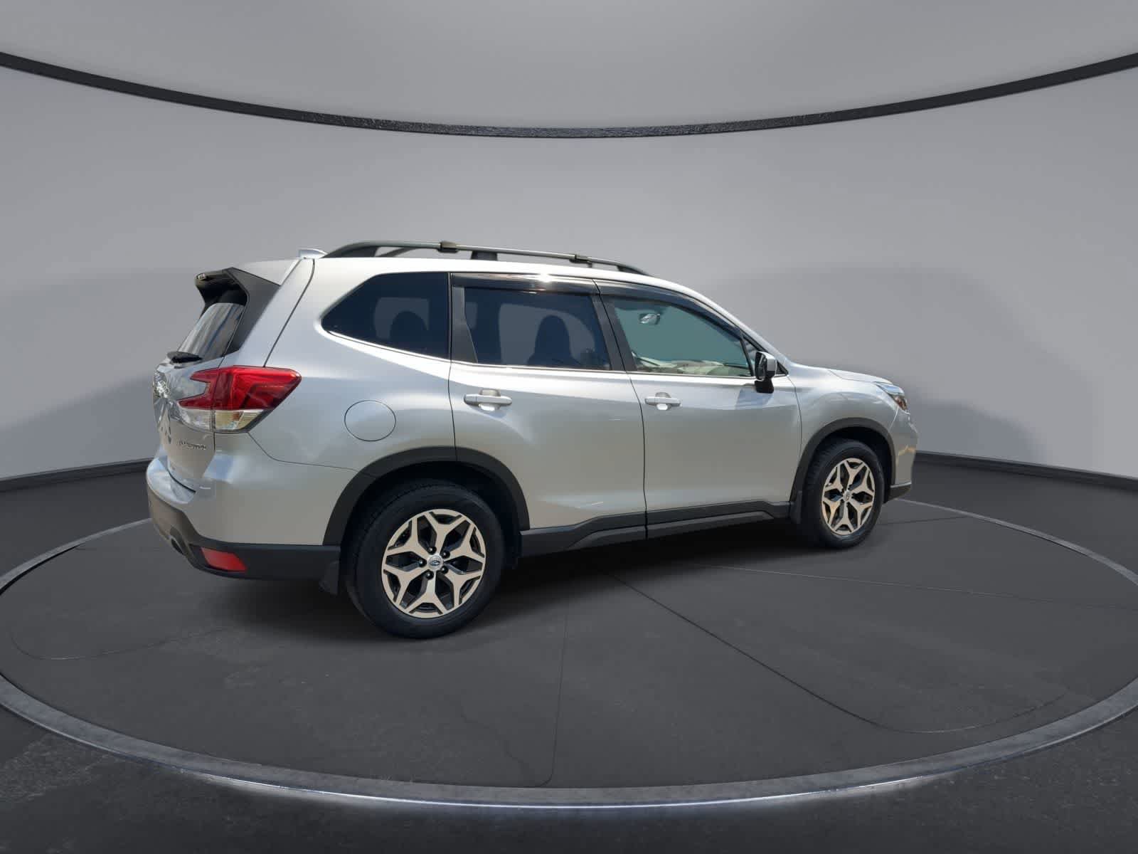 Used 2020 Subaru Forester Premium AWD/4WD image 8