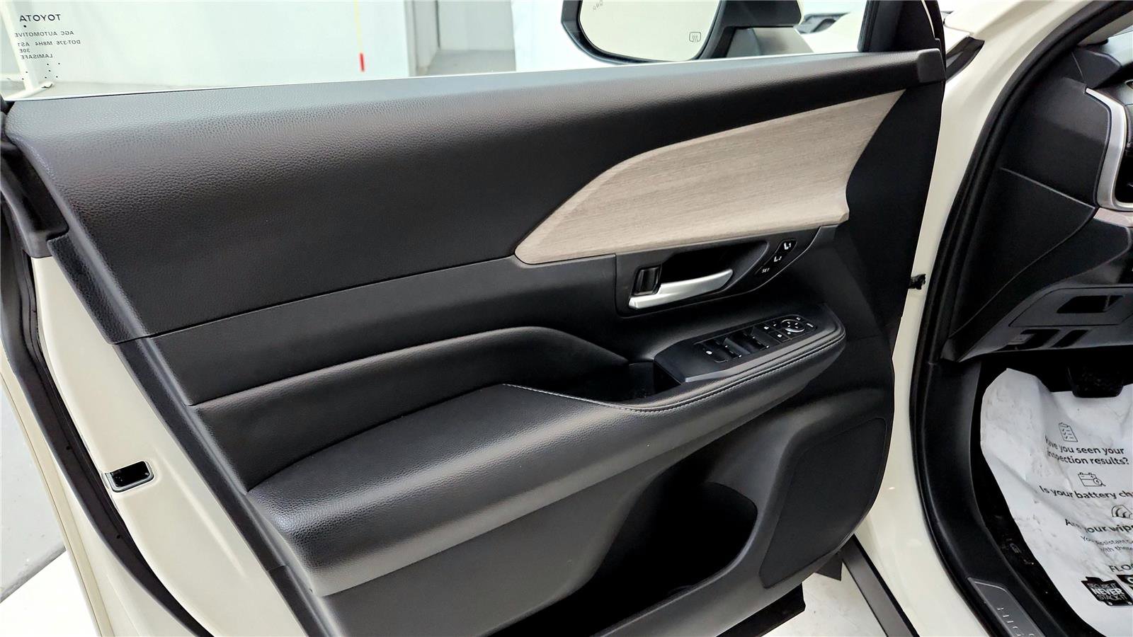 Used 2024 Toyota Grand Highlander Platinum image 23