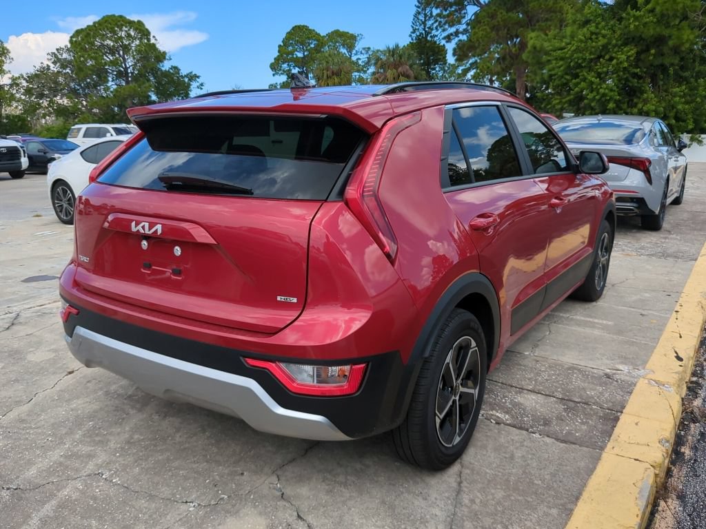 Certified 2025 Kia Niro LX FWD image 16