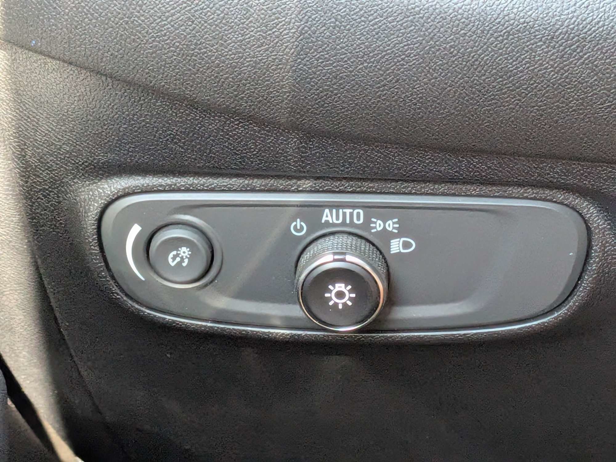 Used 2019 Chevrolet Equinox LT FWD image 30