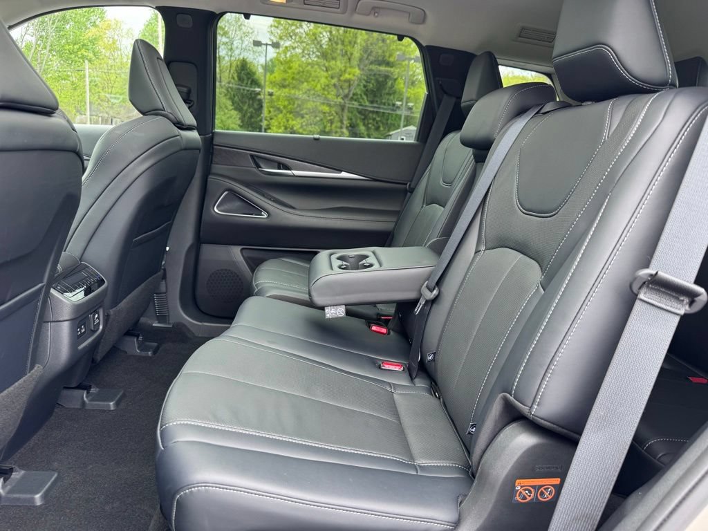 Used 2023 INFINITI QX60 Sensory w/ Cargo Package AWD/4WD image 21