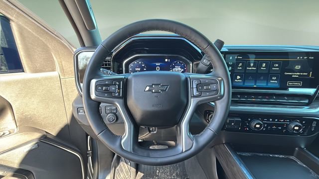 Used 2025 Chevrolet Silverado 2500 LTZ w/ LTZ Plus Package image 10