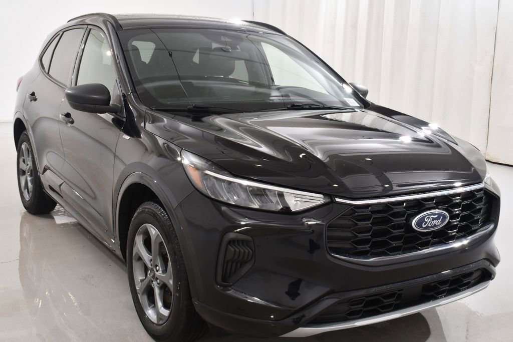 Used 2024 Ford Escape ST-Line w/ Tech Pack #1 AWD/4WD image 4
