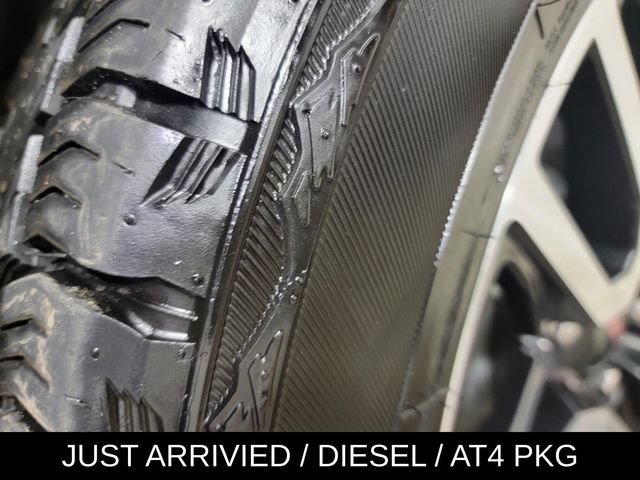 Used 2024 GMC Sierra 1500 AT4 w/ Technology Package AWD/4WD image 11