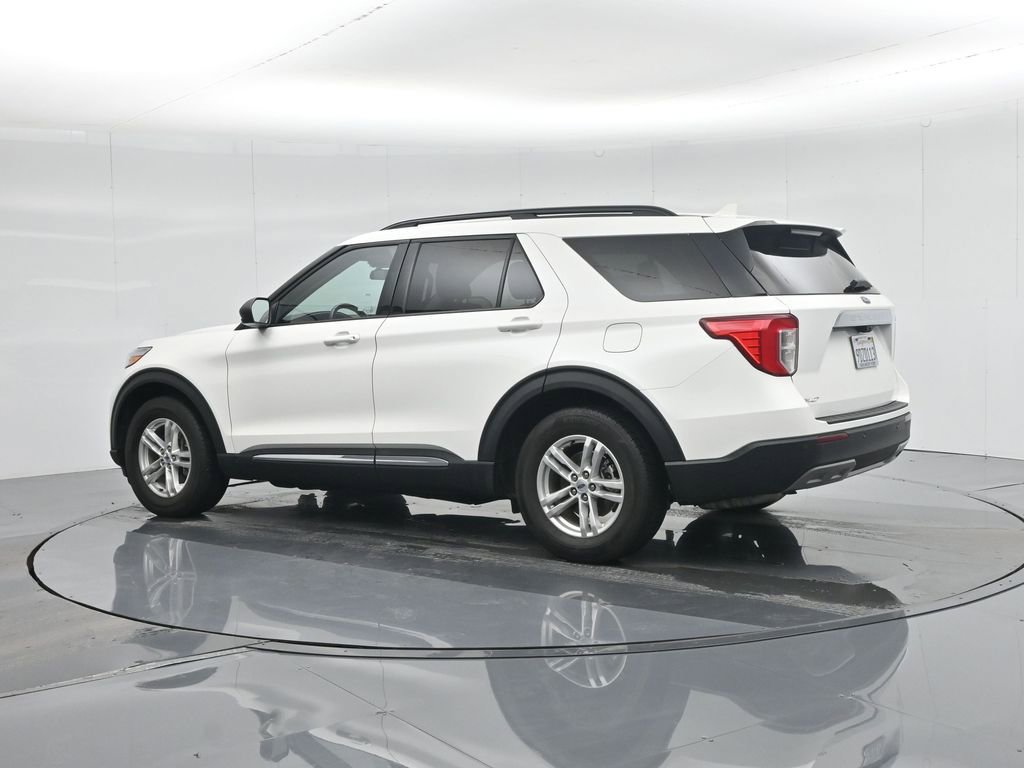 Certified 2022 Ford Explorer XLT w/ Equipment Group 202A image 7