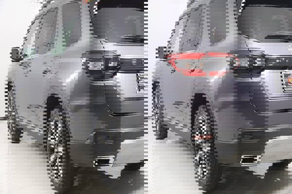 Used 2023 Honda Pilot Elite image 24