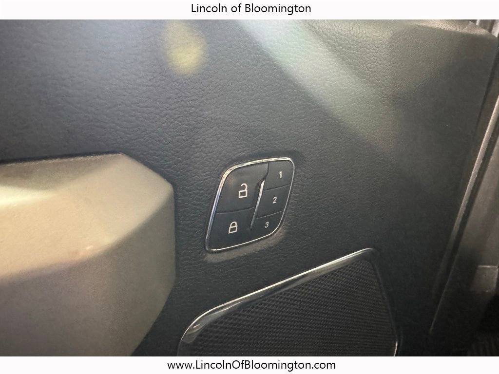 Used 2016 Ford F150 Lariat w/ Equipment Group 502A Luxury AWD/4WD image 38