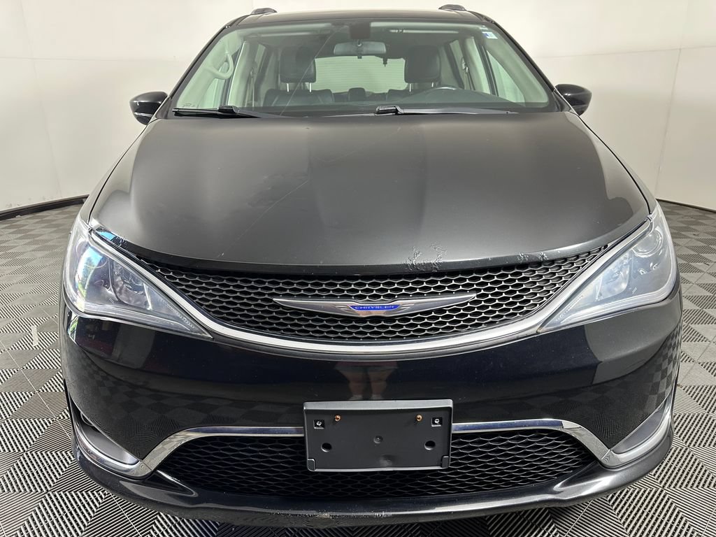 Used 2018 Chrysler Pacifica Touring-L FWD image 8