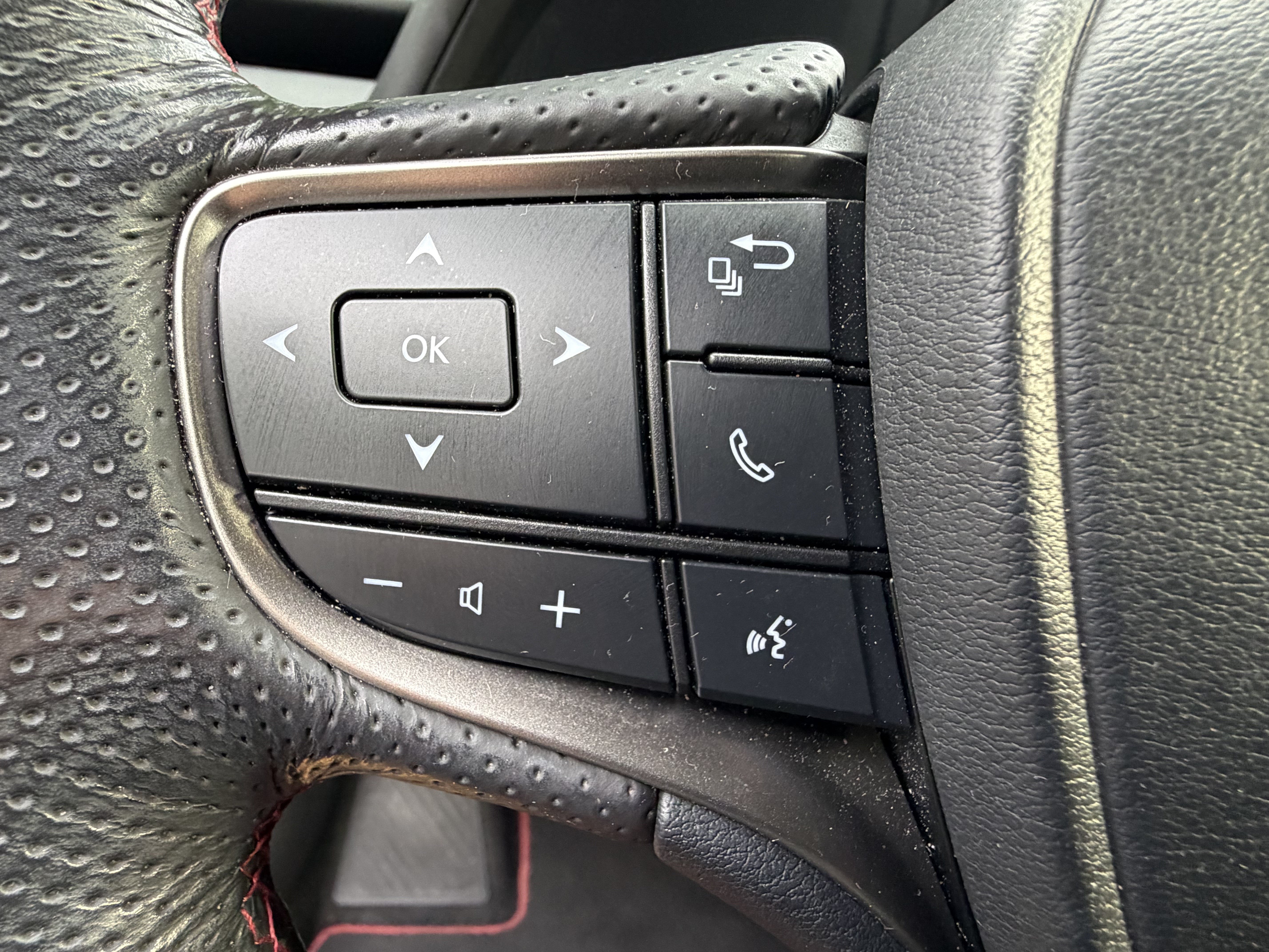 Used 2019 Lexus UX 250h F Sport w/ F Sport Premium Package AWD/4WD image 19