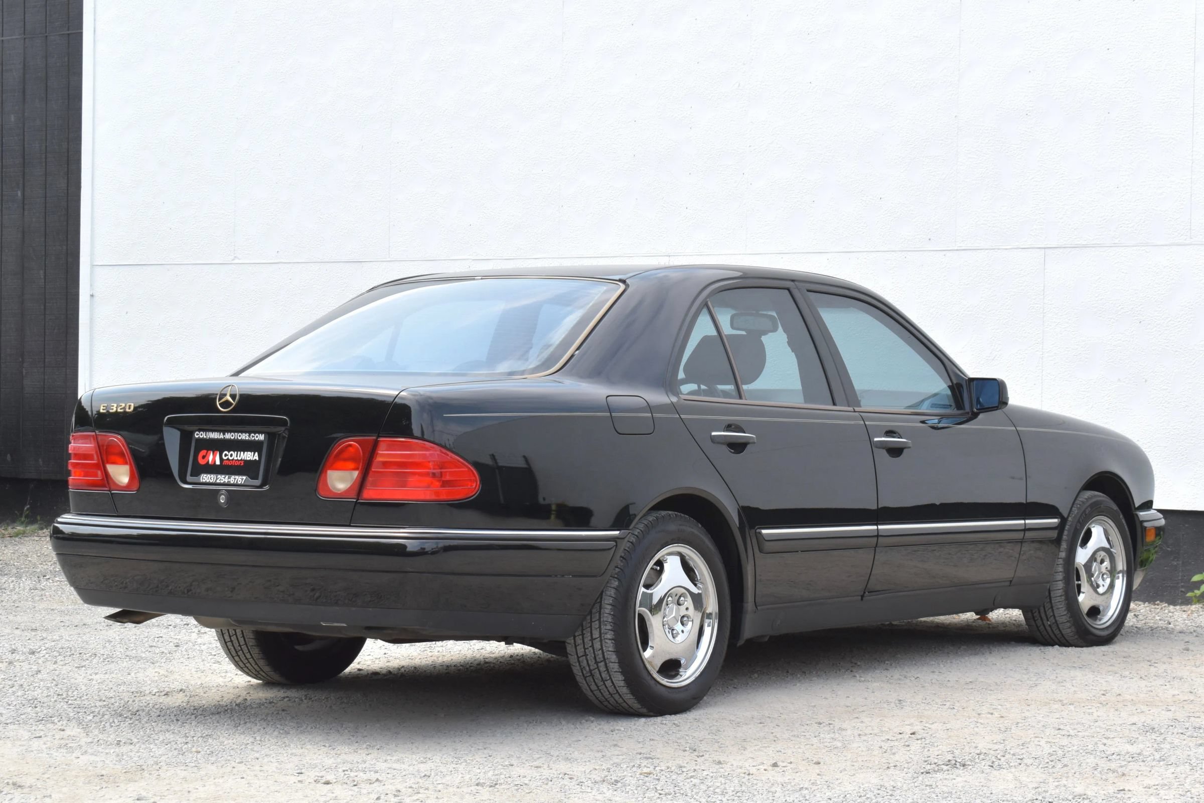 Used 1996 Mercedes-Benz E 320 Sedan image 5