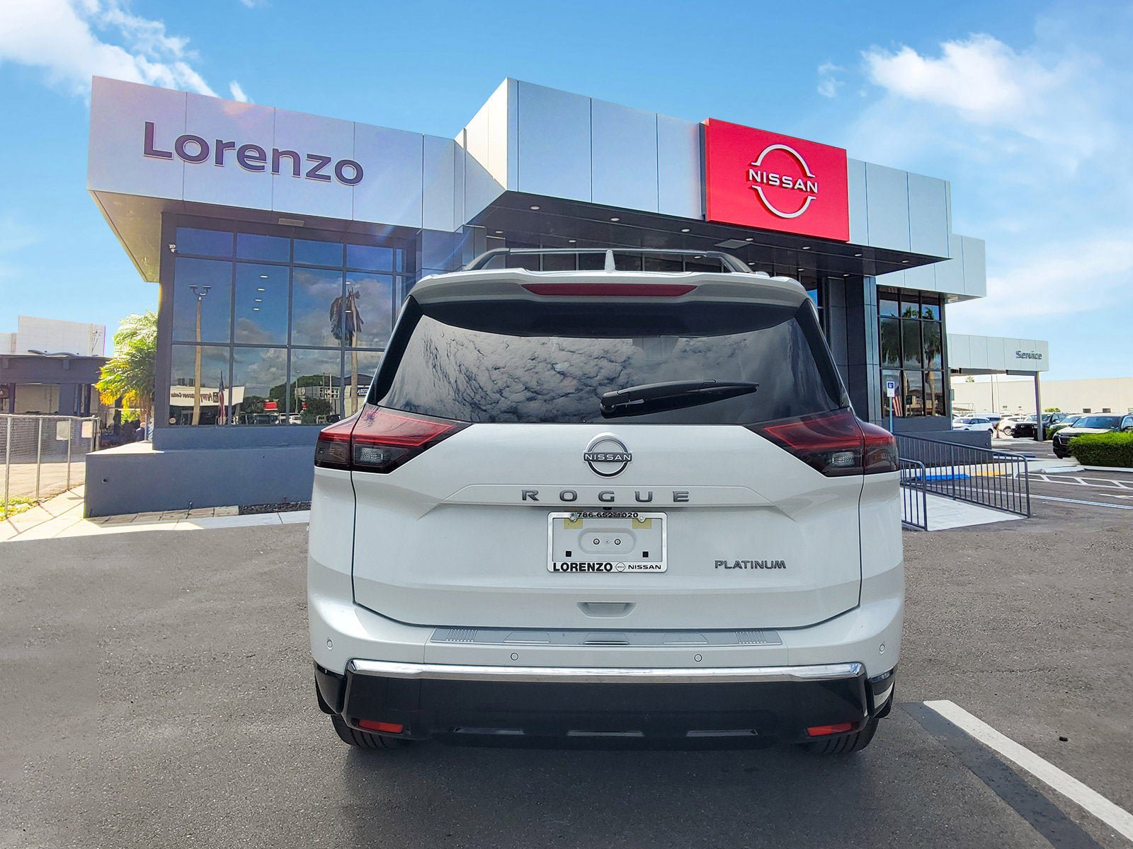 New 2025 Nissan Rogue Platinum w/ Platinum Premium Package FWD image 5