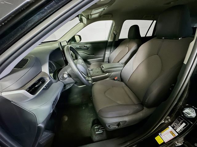 Certified 2025 Toyota Highlander LE image 12