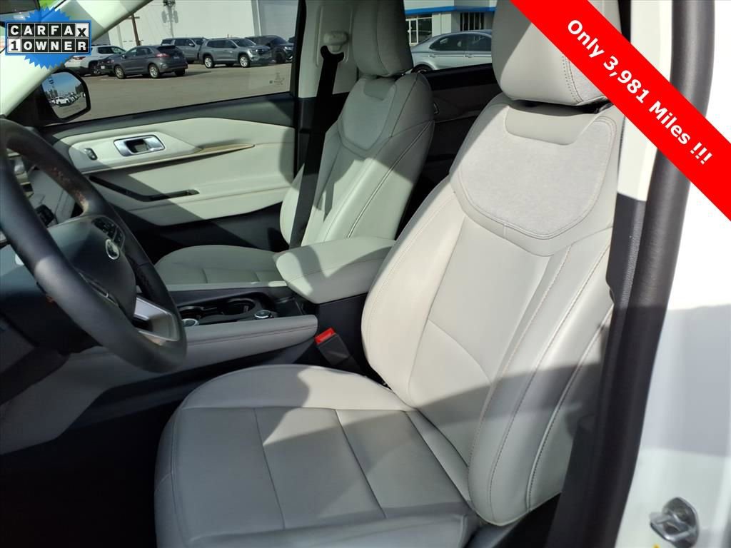 Used 2025 Ford Explorer Active w/ Active Comfort Package image 16