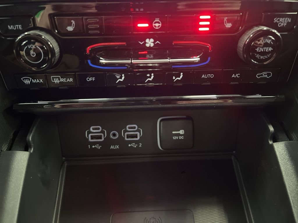 New 2025 Jeep Grand Cherokee Altitude image 15