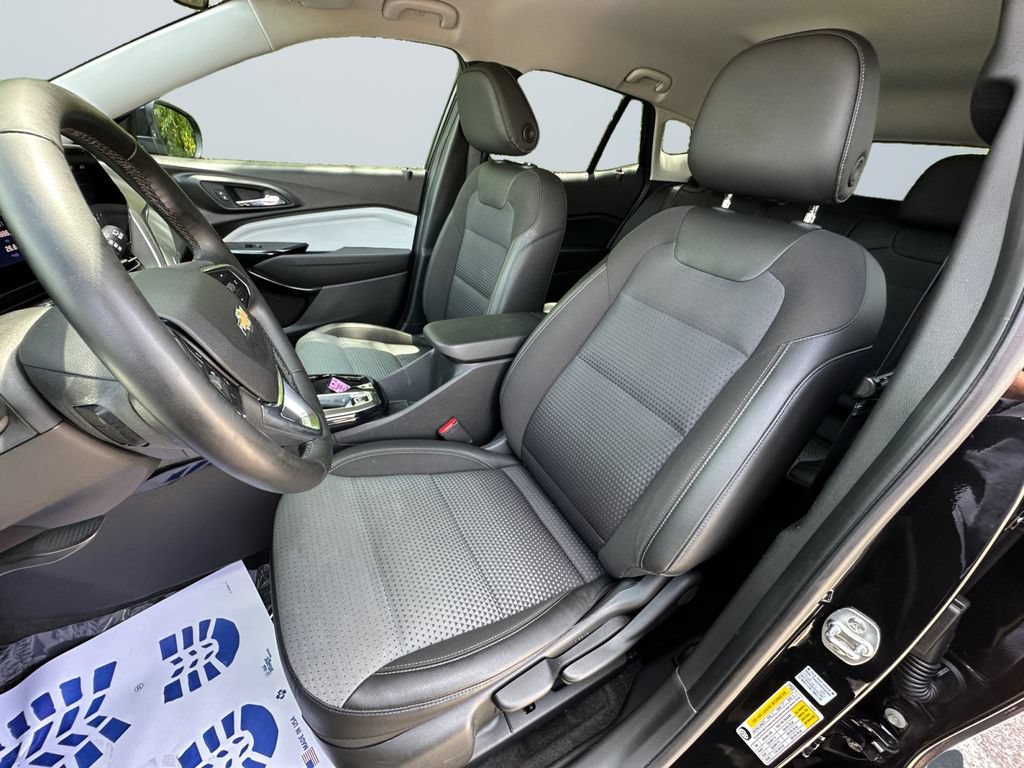 Used 2024 Chevrolet Trax LT w/ Driver Confidence Package FWD image 9
