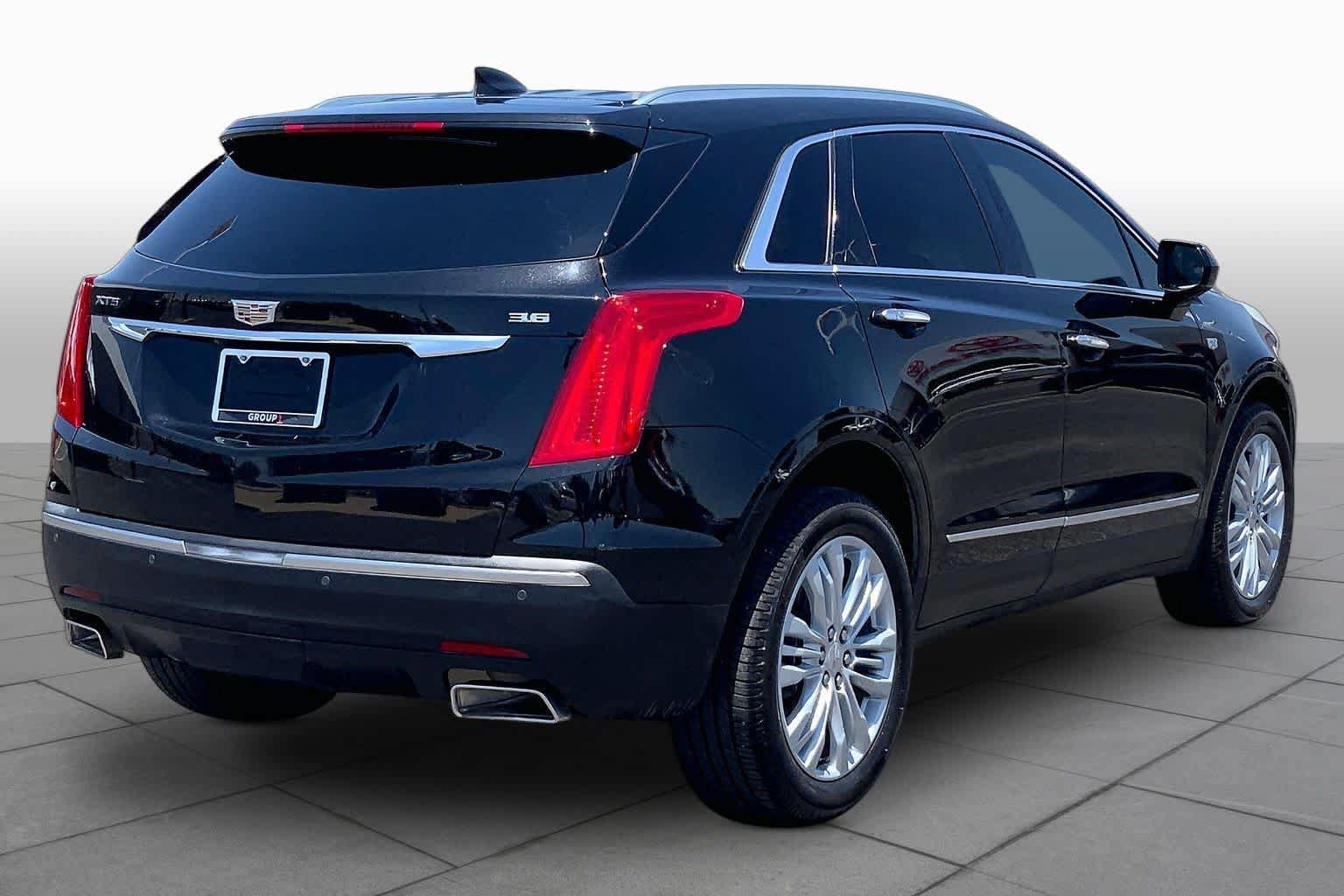 Used 2017 Cadillac XT5 Premium Luxury FWD image 13