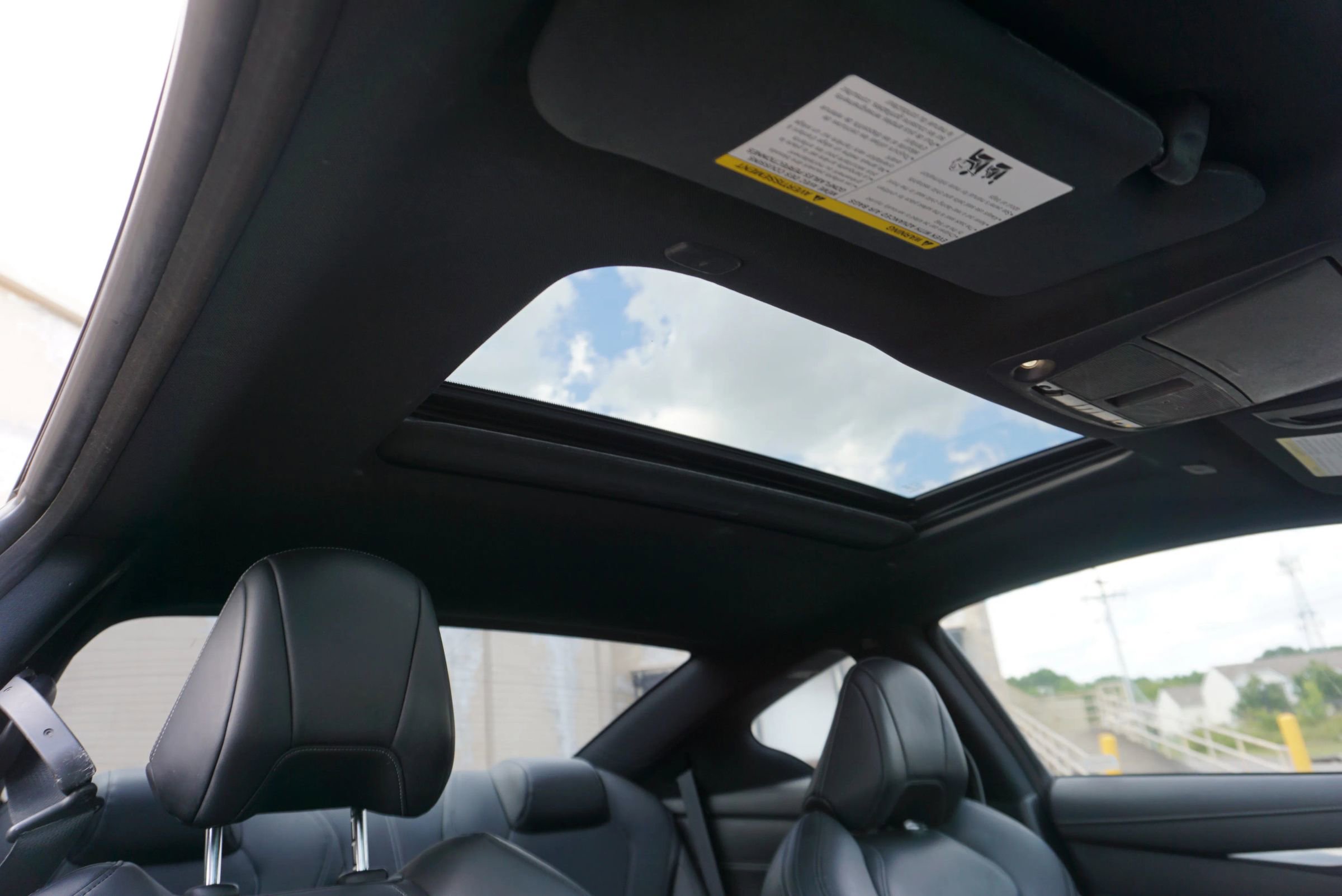 Used 2018 INFINITI Q60 3.0t Luxe RWD image 19