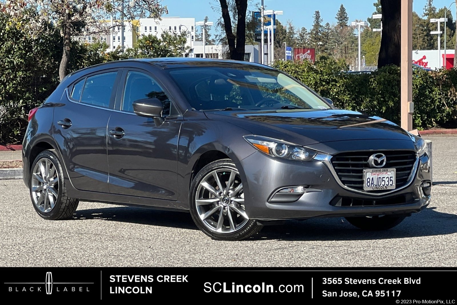 Used 2018 MAZDA MAZDA3 Touring image 1