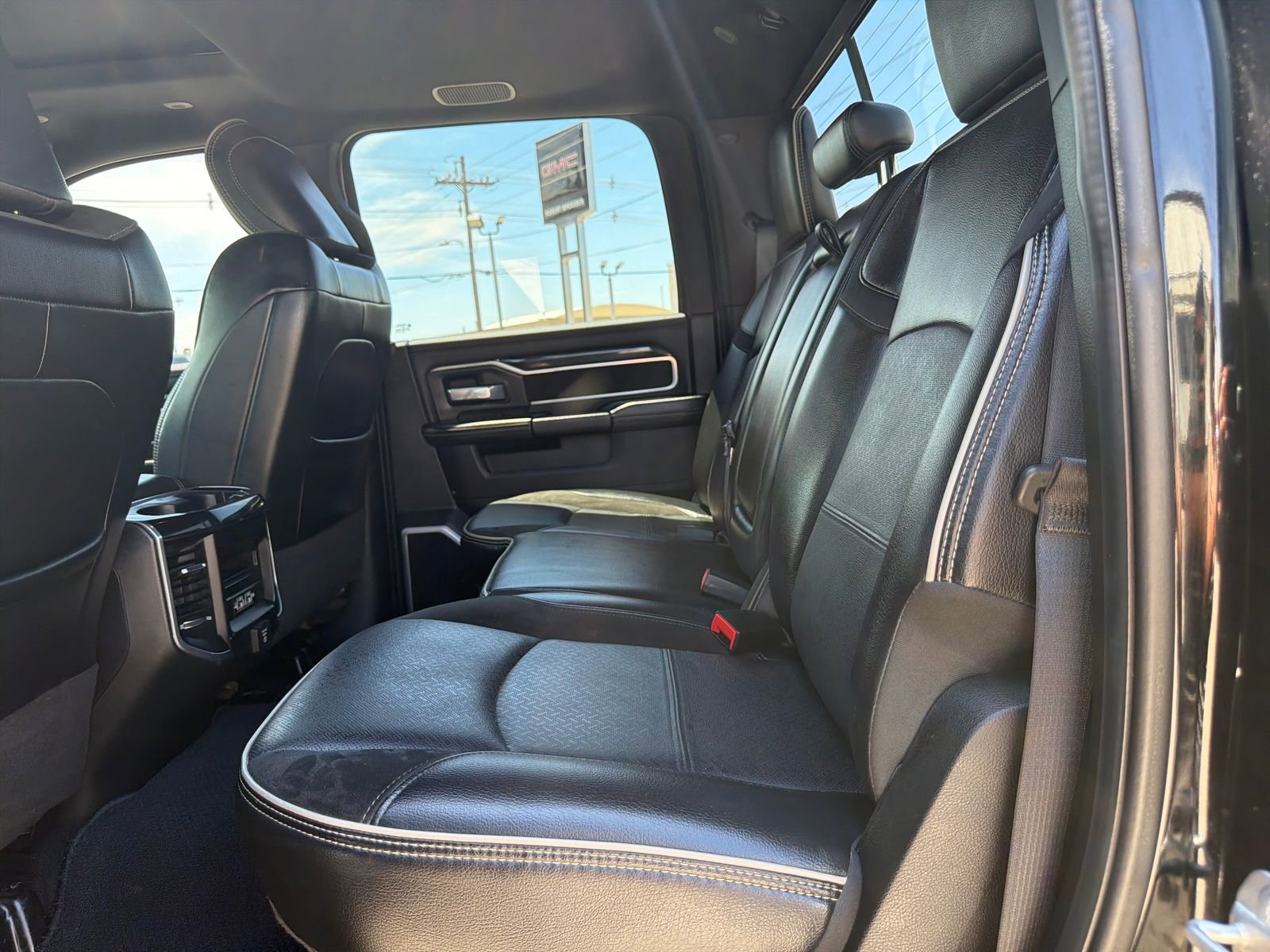 Used 2020 RAM 2500 Laramie w/ Night Edition AWD/4WD image 13