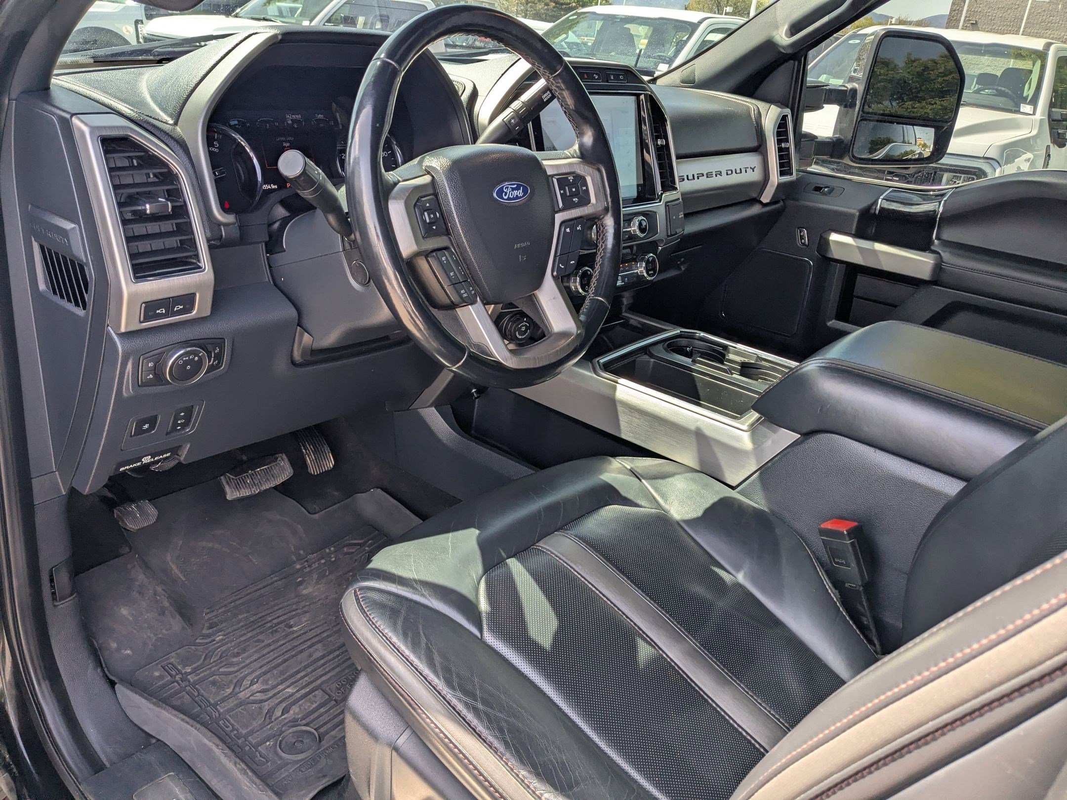 Used 2022 Ford F450 Platinum w/ FX4 Off-Road Package image 18