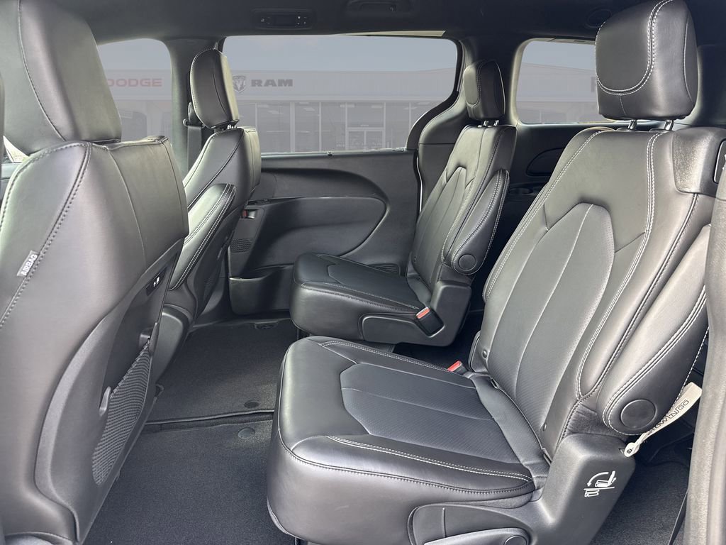 New 2026 Chrysler Pacifica Select image 17