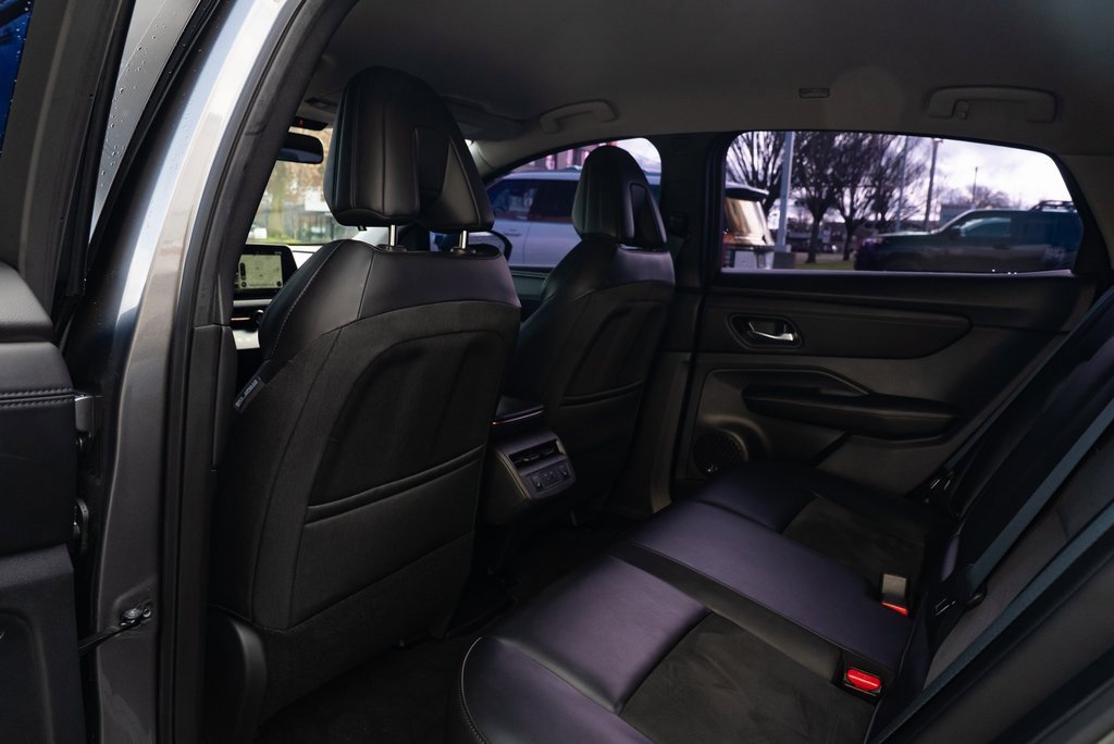 Used 2024 Nissan Ariya AWD image 21