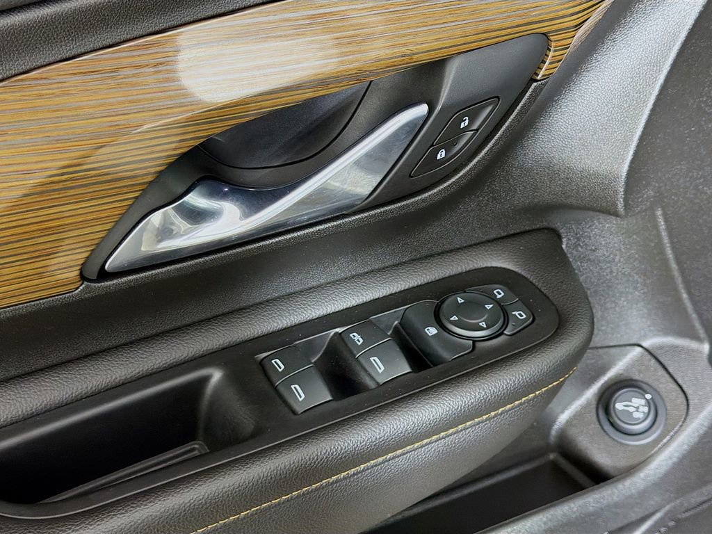 Used 2020 GMC Terrain SLE w/ Driver Convenience Package AWD/4WD image 17