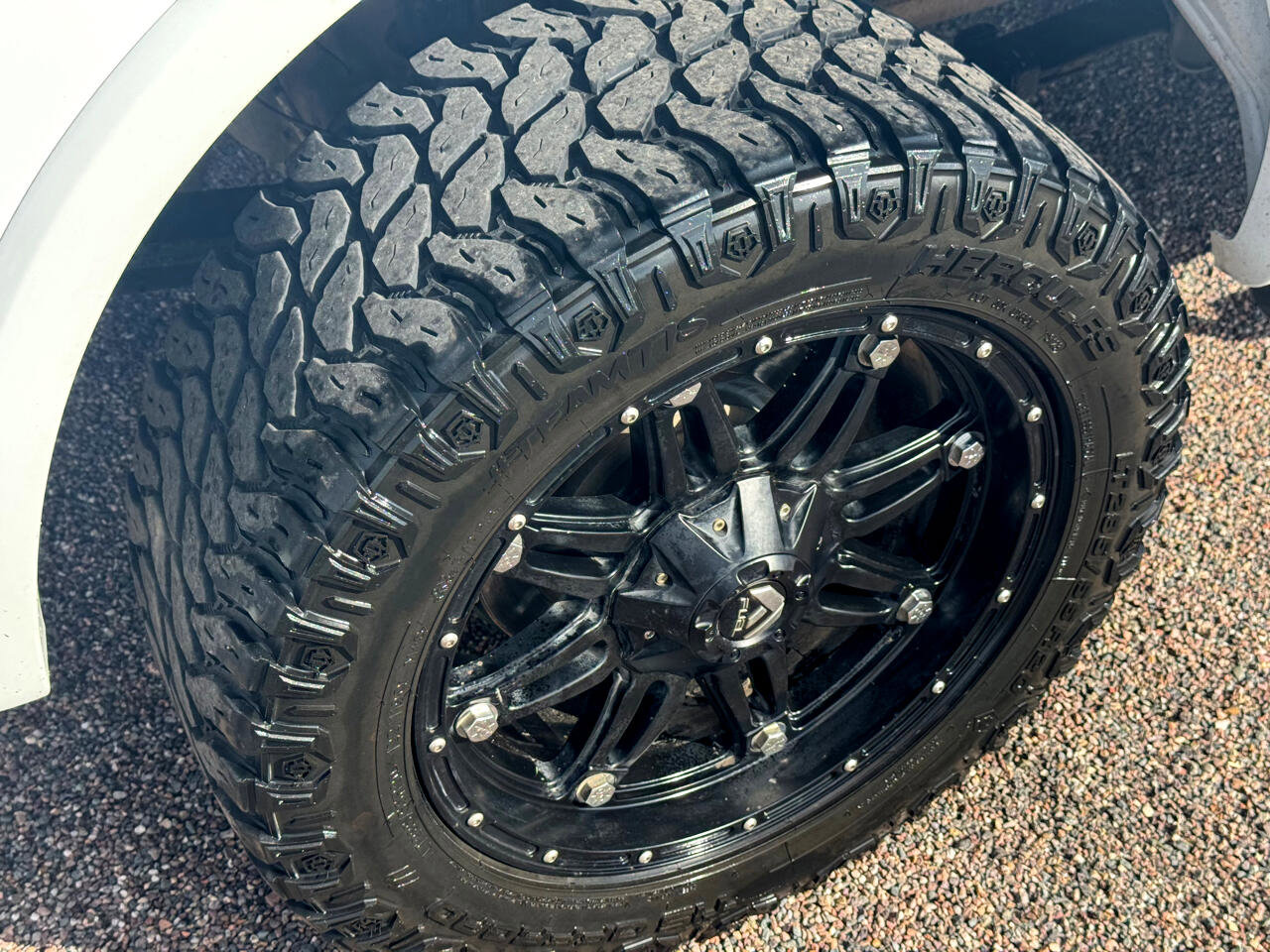 Used 2019 Ford F150 Lariat image 38